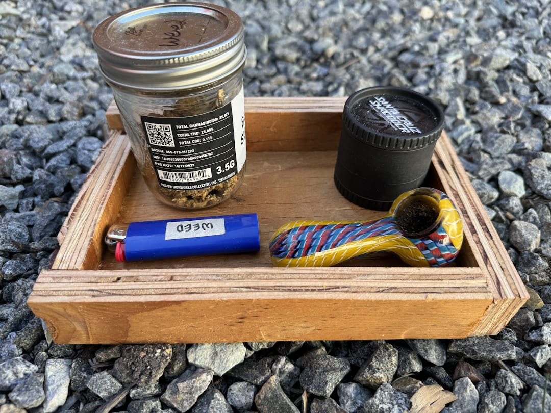 an image of a weed tray